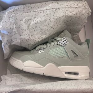 WOMENS AIR JORDAN 4 RETRO